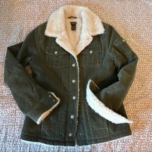 Corduroy jacket w/ sherpa-type lining. Size M.